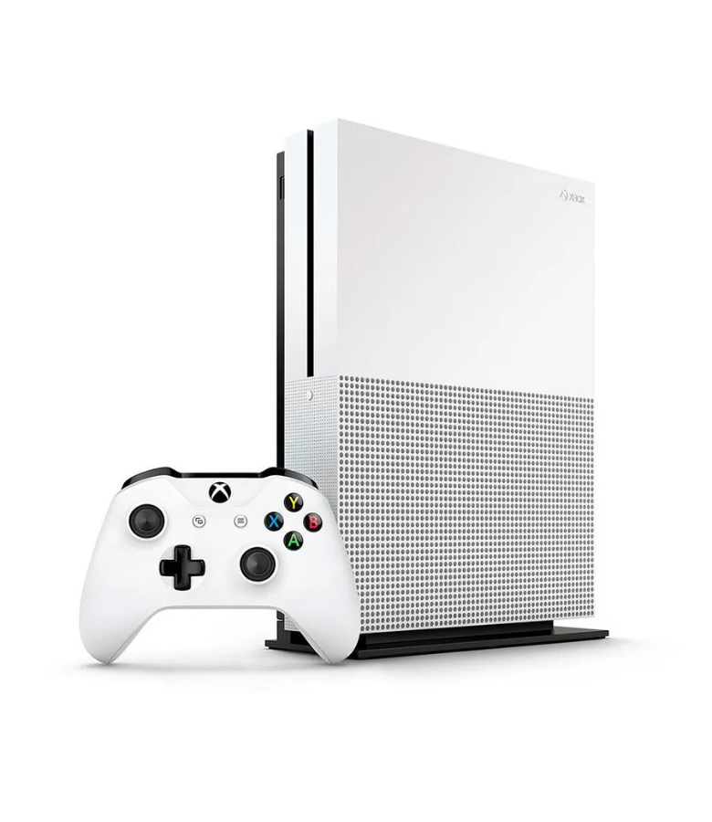 Técnico reparando o programando arreglo de xbox one s en taller especializado en Chía Cundinamarca, con herramientas profesionales y repuestos