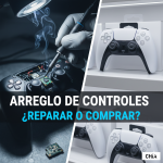 Técnico de consolas en Chía realizando el arreglo de un control de PS5 frente a un control nuevo en su caja.